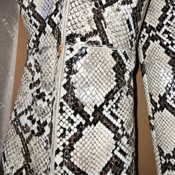 Kenneth COLE New York Justin Snake Skin Print Round Toe Block Heel Dress Boots - Picture 10 of 13